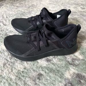 NWOT New Balance Beaya V1 Slip-On Running Sneakers Women's Size 9 All Black